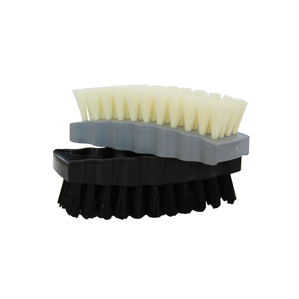 ARROW SHOE BRUSH – PLASTIC BACK